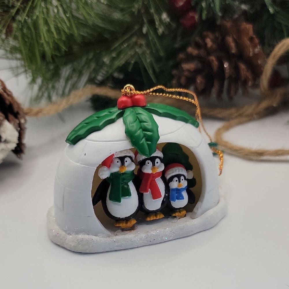Traditions Festive Penguin Igloo Ornament Vintage 1995 Westmar